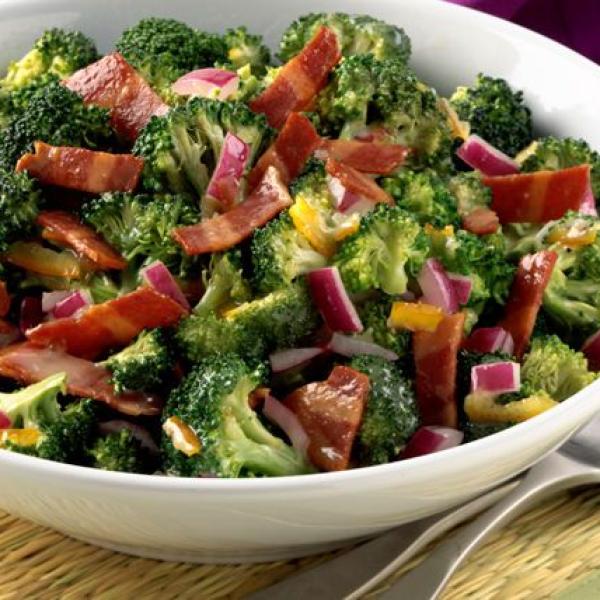 Receitas Low-Carb com Bacon - salada de brocolis